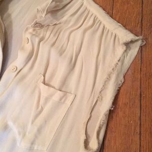 London Boutique: Cream Sleeveless Blouse